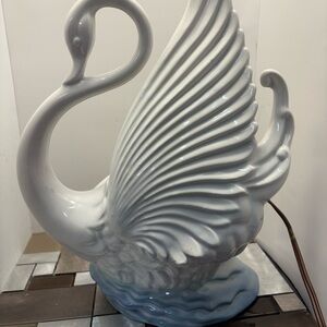 Vintage MCM 1959 Maddux-California 12” White Ceramic Swan TV Lamp